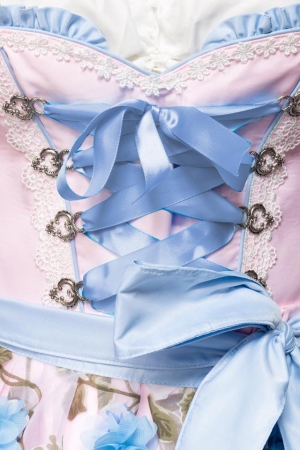 Dirndl mit herzförmigem Ausschnitt und Blumenschürze in rosa/blau